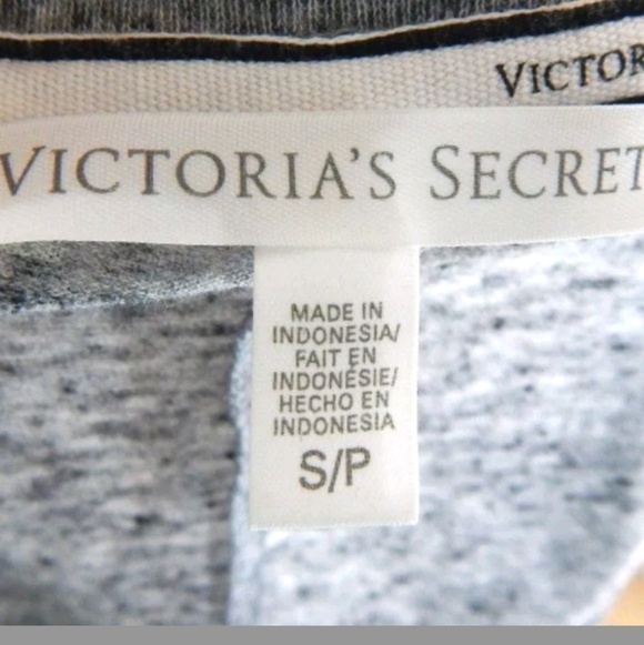 Victoria's Secret Cropped Graphic Tee - Picture 2 of 5